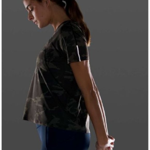 Lululemon Outrun the Heat Short Sleeve Incognito Camo Multi Gator Green 10 EUC - Picture 8 of 10